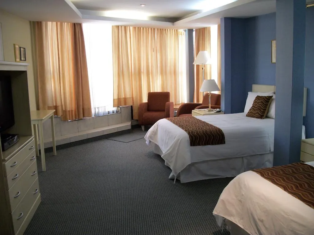 Melrose Plaza Suites Quito 4*,