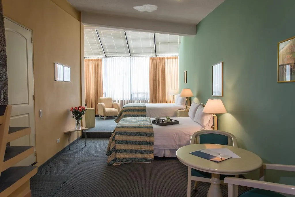 Melrose Plaza Suites Quito 4*,  Ekwador