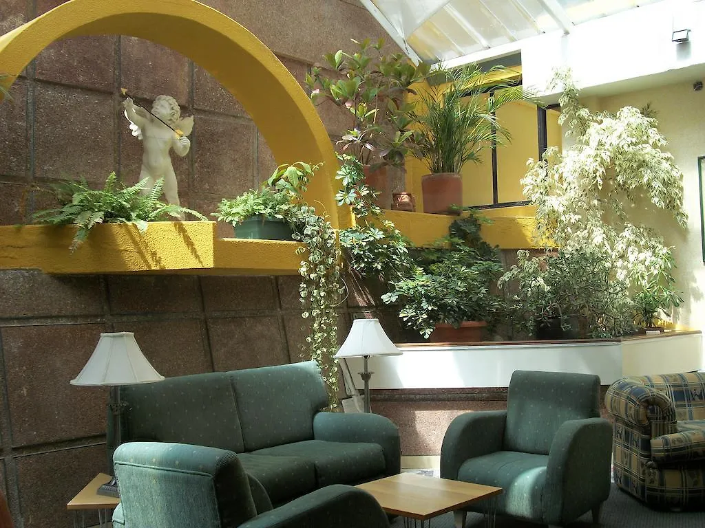 Melrose Plaza Suites Quito