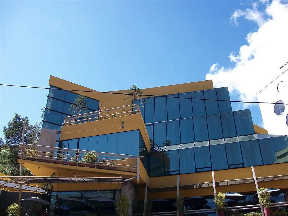 Hotel Melrose Plaza Suites Quito