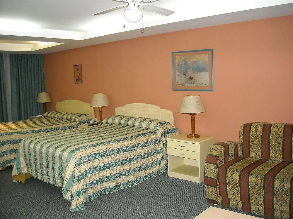 Melrose Plaza Suites Quito 4*,  Ecuador