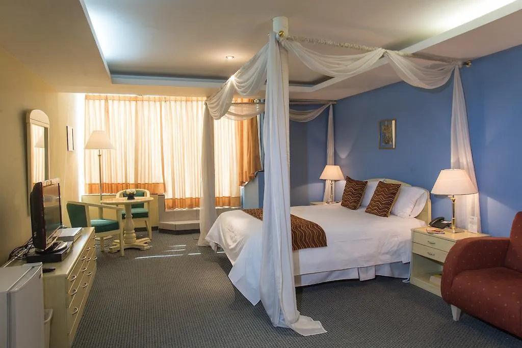 Hotel Melrose Plaza Suites Quito