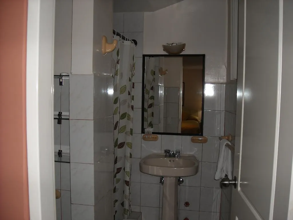 **** Hotel Melrose Plaza Suites Quito Ecuador
