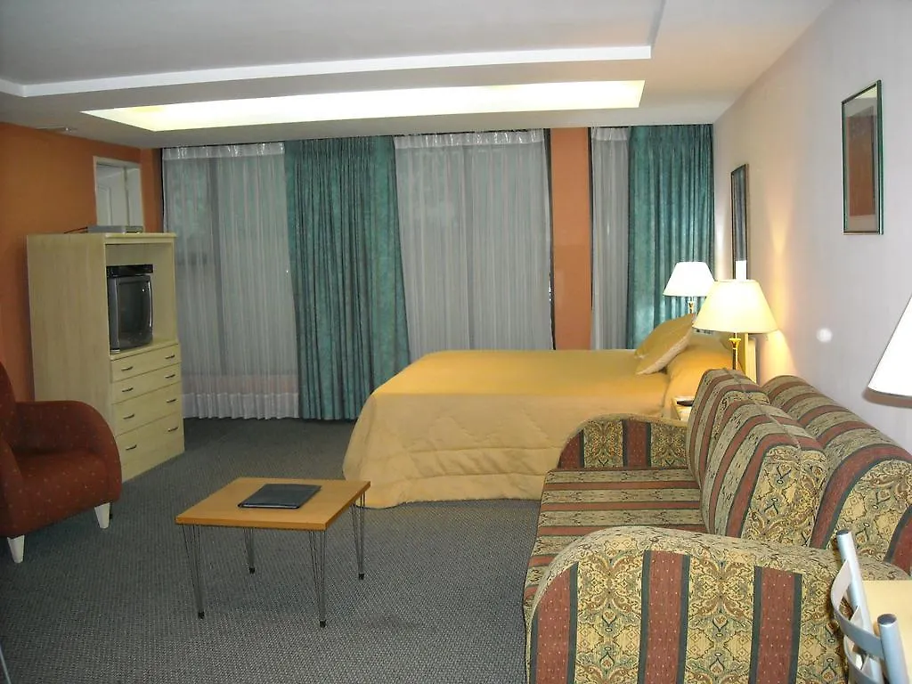 Melrose Plaza Suites Quito Hotel