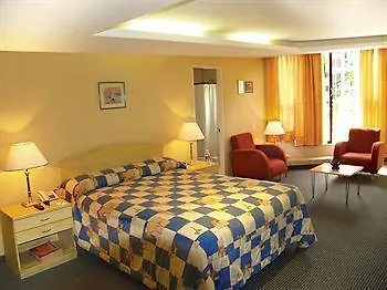 Melrose Plaza Suites Quito
